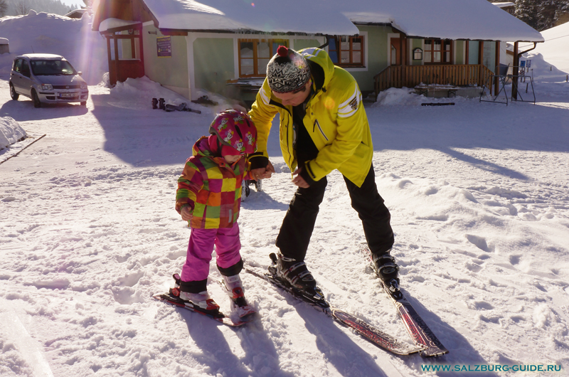 Первый день на лыжах. Февраль 2017 года. Катарине 3,5 года. 